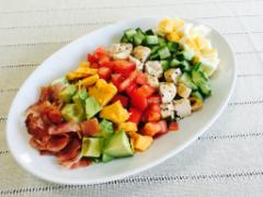 キューピーのCMでお馴染み◎たくさんの野菜が摂れるコブサラダレシピ