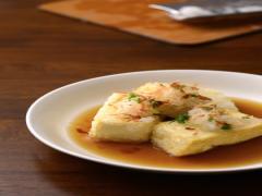 冷や奴だけじゃない！低カロリーな「お豆腐」に一癖加えて、夏に美味しい一品へ