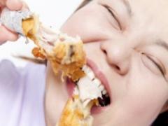 男性がズバッと指摘！ 太っている女性がやめないこと4つ