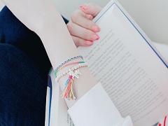 指先にちゅるんと透明感♡女の子らしい指先を叶えてくれる、透けネイル