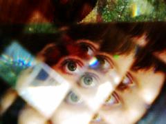 覗きこめば、知らない世界が広がる。見惚れてしまう“万華鏡ネイル”15選