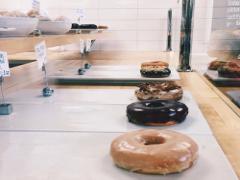 ’ストローにさしてパシャ’ってお洒落じゃない？コーヒー×ドーナツの素敵カフェ