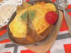 月9で話題「オムバーグ」もお手の物。“好き”を伝える“スキ”レットのアツアツ9レシピ♡