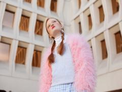 秋冬の手元はモフモフで決まり！べっ甲ネイル×ファーアイテムでモテを狙うの。