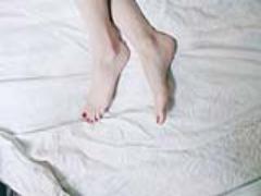 足先からアップデートしていきませんか？ムード高める秋色フットネイル集