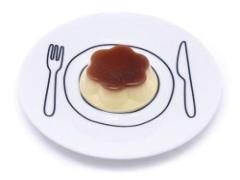 カスタードとカラメルが逆さまに！見た目も発想も新しい逆プリンの作り方