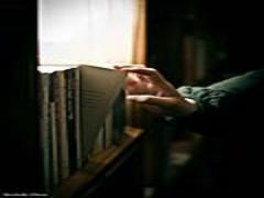 優しげブラウンの似合う、秋だからこそ。べっこうネイルで叶える上品な指先