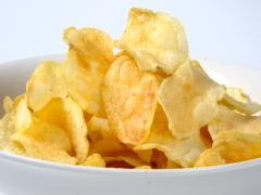 【8/17〜】まさかのお味がパワーアップして再登場！「ポテトチップス みかん味」発売！