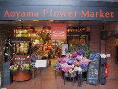 まるでお花畑♡お花に囲まれてちょっぴりリッチで優雅なティータイムを