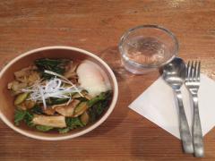 【原宿】ごろごろ具沢山カレーで温まろう。〜ナチュラルカフェ「Tas Yard」の魅力〜