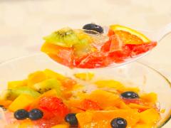 見た目も華やかなサイダーゼリーポンチ♡フルーツステンドグラスにinしてシェアしよ