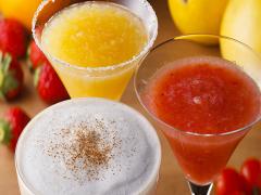 お酒も食事も楽しめる！新橋にあるちょっぴり大人なバー