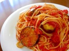 定番レシピにトマト缶をチョイ足し！見た目も味も満足メニュー