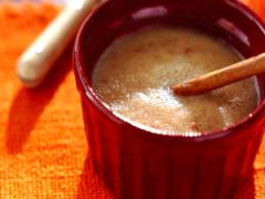 疲れた体をいたわる 「お腹にやさしいリンゴと甘酒のスムージー」