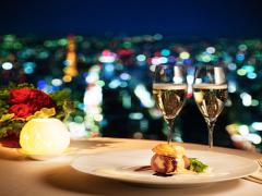 美しい夜景を楽しみながらゆっくりと。絶品ディナーを味わうならこのお店