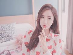 この秋、赤に恋をした。赤の魅力をグッと引き立てる”赤×○○ネイルデザイン”4つ