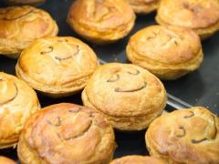 オーストラリアで人気の食べ方？パイフェイスから「パイスタック」期間限定登場