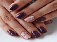 まだ暑いこの秋直前。指先から秋を感じさせるネイルポリッシュ早見表