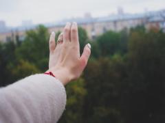 Ladyの秋は指先から。「+ゴールド」で魅了する、秋の大人ネイルカタログ