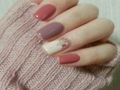 これセルフネイルなの？￥1000以内で秋ネイルも安く賢く、カワイイ指先に