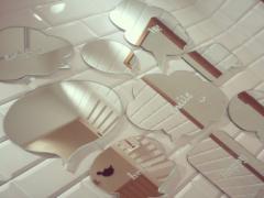 秋冬の暗めコーデ問題解決！キラキラ輝く「ミラーネイル」は最強アクセント