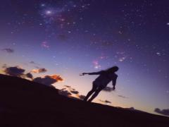 星空を見上げたくなってしまう。「君の名は。」を見たらやりたい夜空ネイル