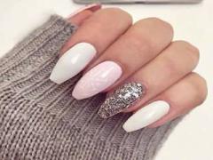 あなたはどう撮る？ネイルデザインが映える♡とっておきの撮り方をご紹介