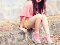 それは秋らしいガーリーさ。「ピンク×秋カラー4色」でつくる大人女性のネイルカタログ