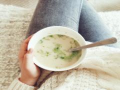 「寒くなってきたね。どーぞ♡」悩み事が多い君へ贈るホッと落ち着くスープレシピ