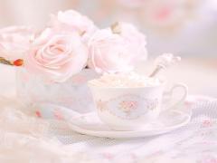 この透明感、たまらない。アイスブルーのニットに合わせたい3つの最愛ネイル