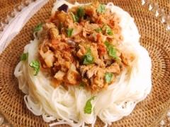 そうめんで作る簡単アレンジレシピ◎人気食材が絶品料理に早変わり