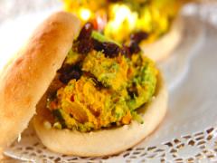 朝食やおやつに！ 子どもも喜ぶ「ハチミツバターのかぼちゃベーグル」