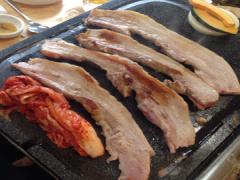 新大久保で本場のサムギョプサルを味わう♡ジューシーなお肉を堪能しよう