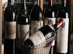 こだわりの1杯が主役！ワインバーで大人のひとときを味わおう♪