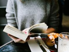 素敵な本の世界へようこそ♡泊まれる本屋「BOOK AND BED TOKYO」で読書の秋に酔いしれて
