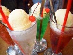 きらきらしゅわしゅわ☆今日のカフェタイムはクリームソーダでとびきりキュートに