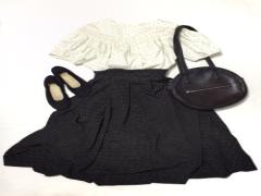 水玉模様が目を惹く、レトロガールに憧れて。ドットネイルで指先までおめかしを♡