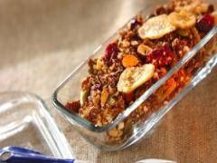 意外とかんたん！ 「手作りチョコ＆バナナグラノーラ」