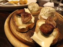 バルで美酒と美食に酔いしれる。安さと居心地の良さ◎の人気店