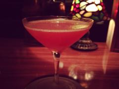 大人の週末は新橋のバーで飲み歩きの旅。美酒でほろ酔い幸せ気分♪