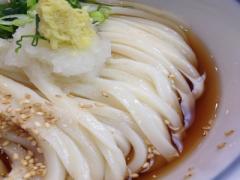 高松のアクセス抜群なうどんのお店。出発前のもう一杯はココで決まり！