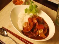 ホッとする味、ポークカレーの絶品レシピ。じっくり煮込む幸せの一皿を♡