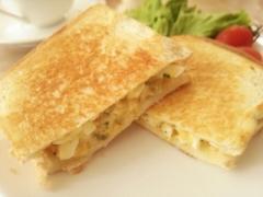 メインからデザートサンドまで♡じゅわっと旨味広がるホットサンドのレシピ