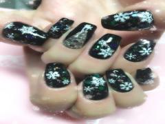 ネイルにも季節感をプラスして♡冬にぴったりのアートデザイン