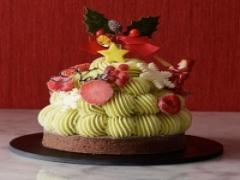ピスタチオソルベを使ったインパクト大のクリスマスケーキ