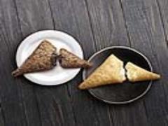 リッチになった黒か、新登場の白か迷うじゃん！とろ〜りとろけるチョコクリームがクセに