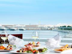 人気の街、横浜で評判のレストランに行こう。グルメとロケーションが最高！