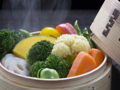 栄養と旨みがギュッ！ 「ホットサラダ」をおいしく仕上げるコツ