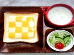 きれいな模様のとろ～りチーズ。「#編み編みチーズトースト」レシピ