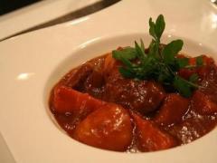 旨みたっぷりビーフシチュー♪飽きずにおいしいリメイクレシピも！